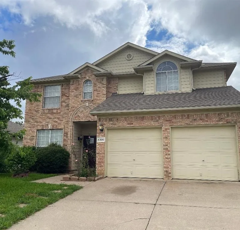 4300 Stone Hollow Way, Euless TX 76040