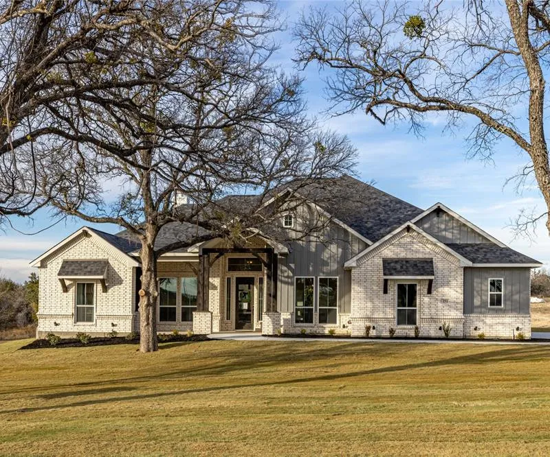 252 Oak Meadow Lane, Weatherford TX 76085