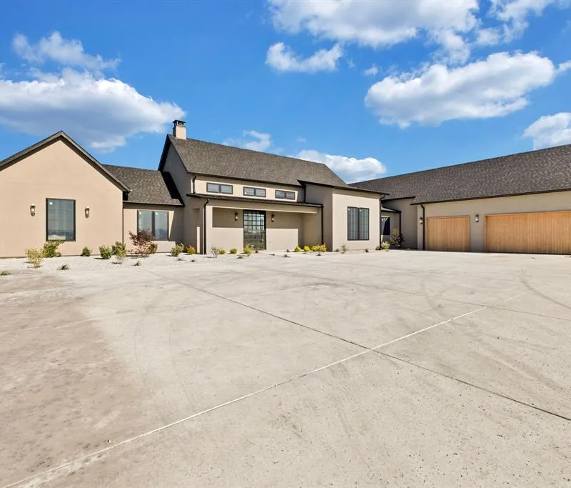 7256 Tom Trails, Krum TX 76249