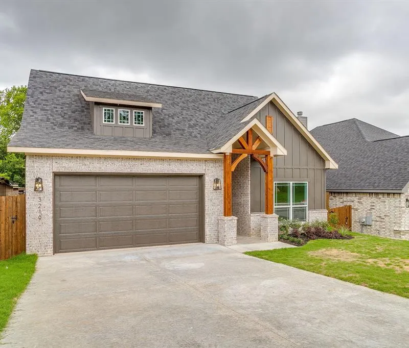 3219 NW 25th Street, Fort Worth TX 76106