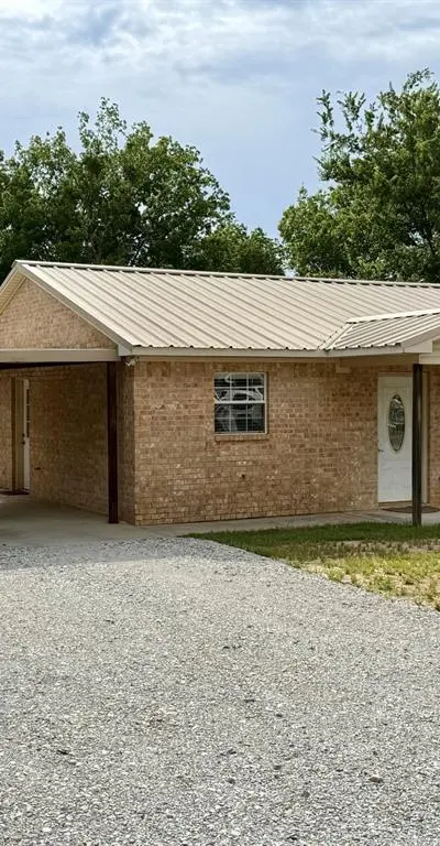 606 S Hubbard Street, Alvord TX 76225