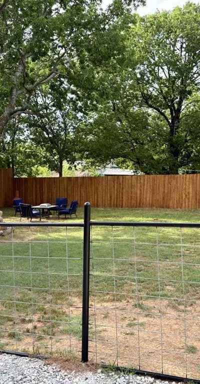 606 S Hubbard Street, Alvord TX 76225 - Photo 4