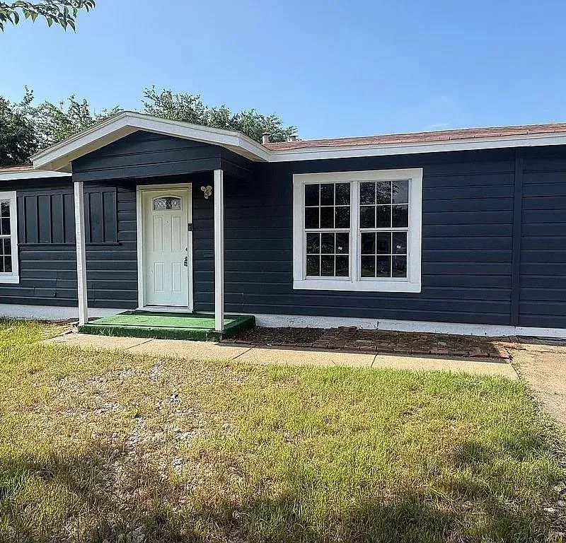 5586 Pinson Street, Fort Worth TX 76119
