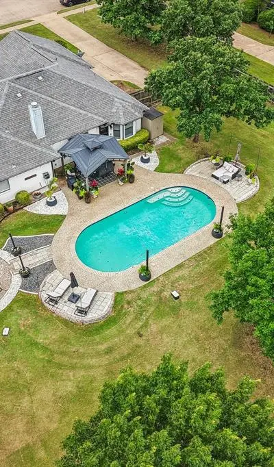 911 High Point Drive, Midlothian TX 76065