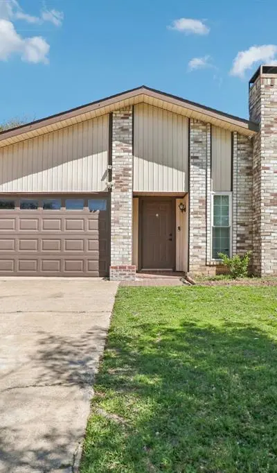 3216 Red Oak Lane, Bedford TX 76021