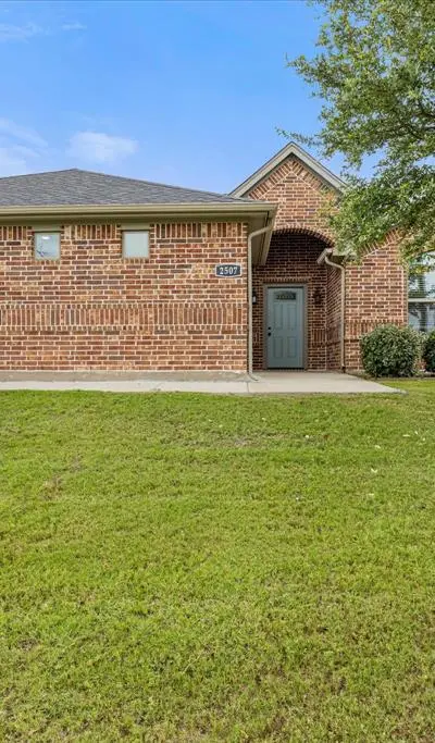 2507 Santiago Drive, Granbury TX 76048