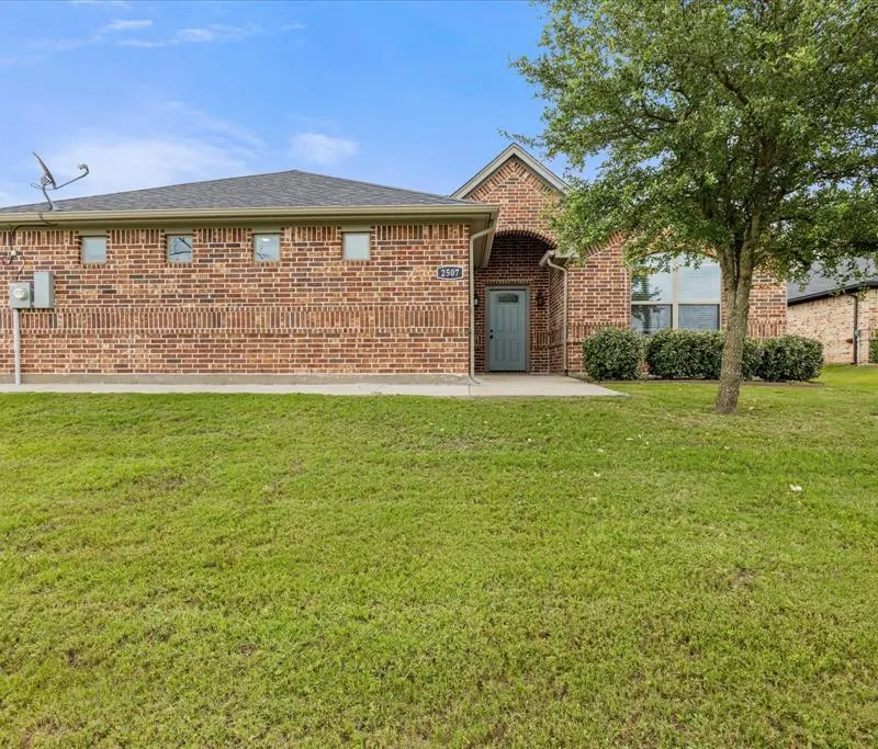 2507 Santiago Drive, Granbury TX 76048