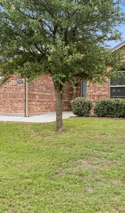 2507 Santiago Drive, Granbury TX 76048 - Photo 2