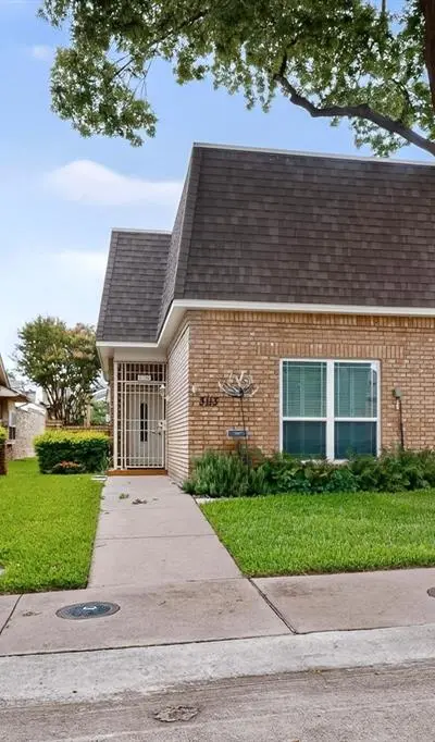 3113 Stonehenge Lane, Carrollton TX 75006