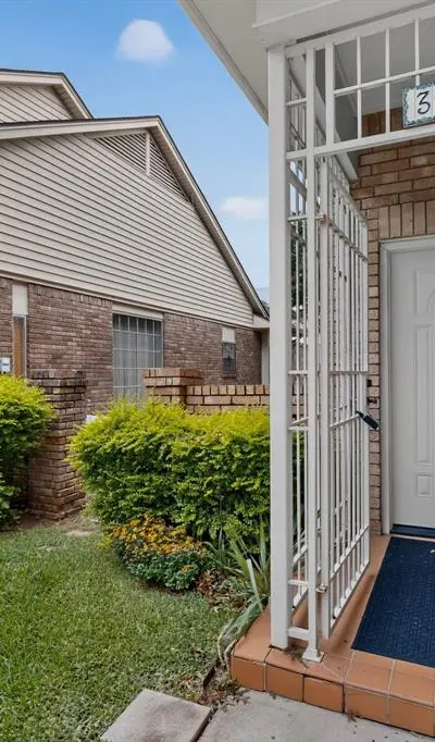 3113 Stonehenge Lane, Carrollton TX 75006 - Photo 5